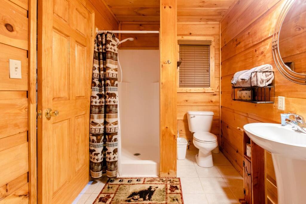 Cozy Cabin W/Hot Tub & Wifi In Gatlinburg Vila Exterior foto