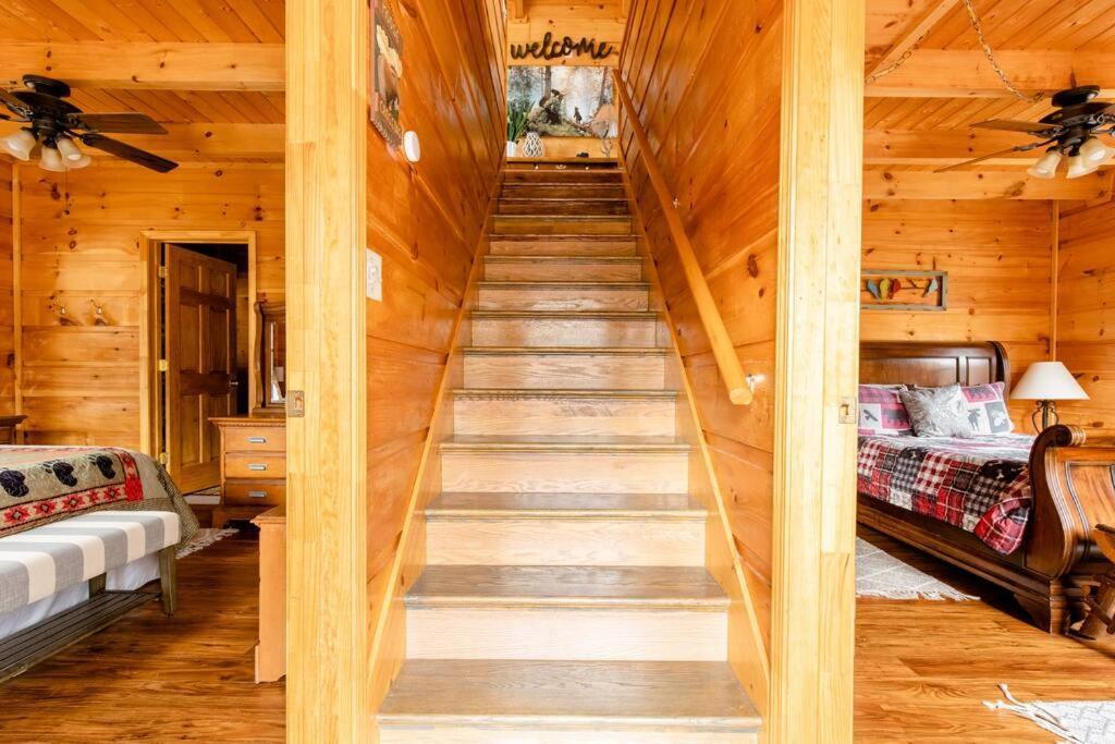 Cozy Cabin W/Hot Tub & Wifi In Gatlinburg Vila Exterior foto