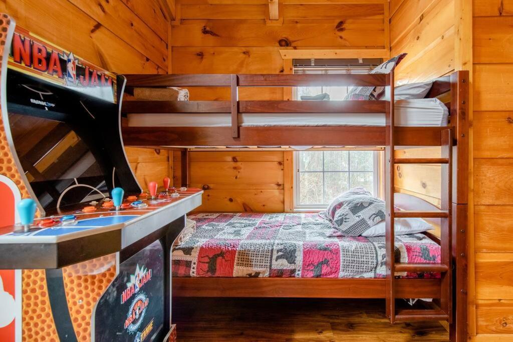 Cozy Cabin W/Hot Tub & Wifi In Gatlinburg Vila Exterior foto