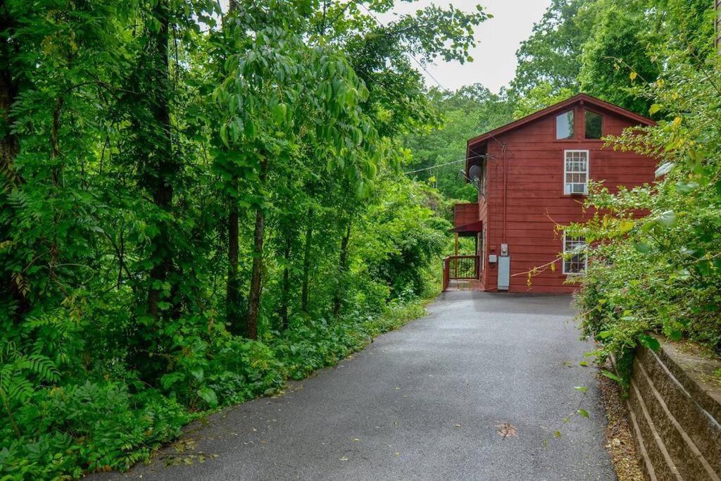 Cozy Cabin W/Hot Tub & Wifi In Gatlinburg Vila Exterior foto