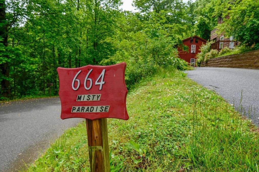 Cozy Cabin W/Hot Tub & Wifi In Gatlinburg Vila Exterior foto